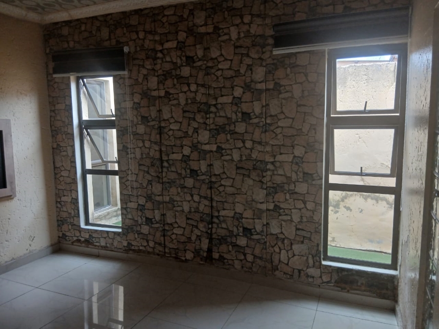 To Let 3 Bedroom Property for Rent in Naledi Gauteng