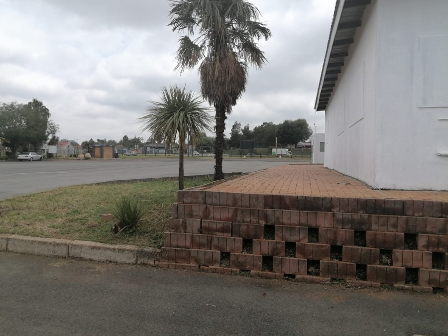 To Let commercial Property for Rent in Kempton Park Central Gauteng