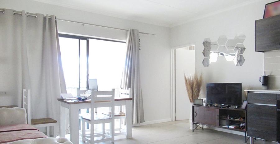 1 Bedroom Property for Sale in Petervale Gauteng