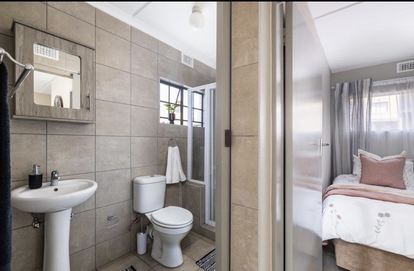 3 Bedroom Property for Sale in Raslouw Manor Gauteng