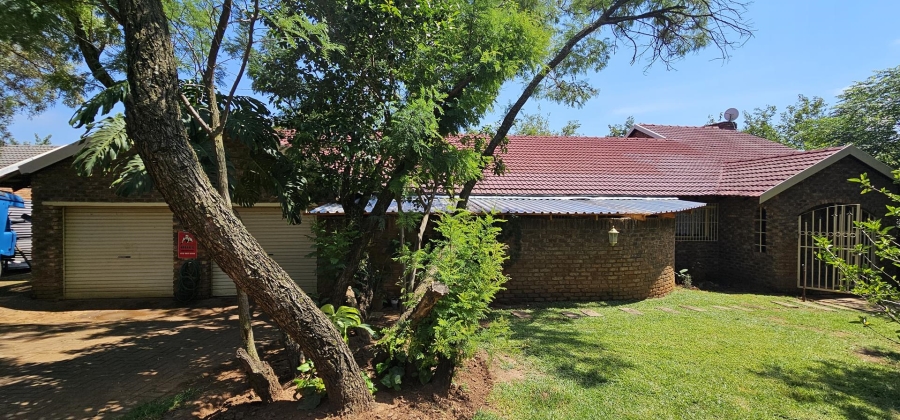 4 Bedroom Property for Sale in Constantia Park Gauteng