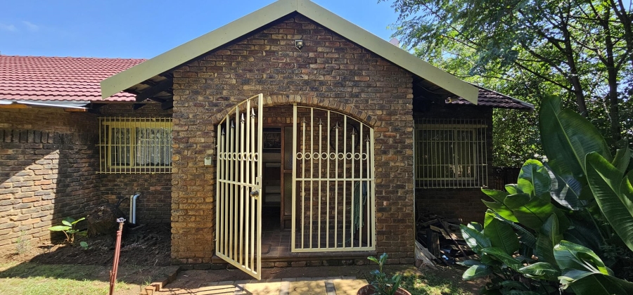 4 Bedroom Property for Sale in Constantia Park Gauteng
