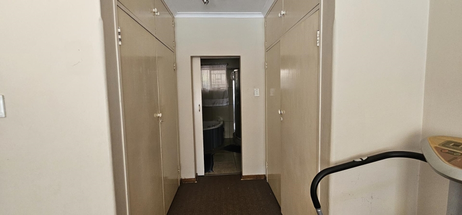 4 Bedroom Property for Sale in Constantia Park Gauteng