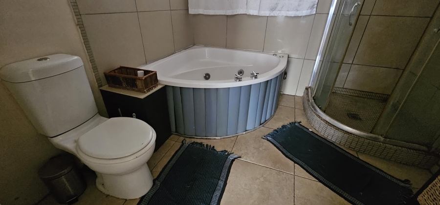 4 Bedroom Property for Sale in Constantia Park Gauteng