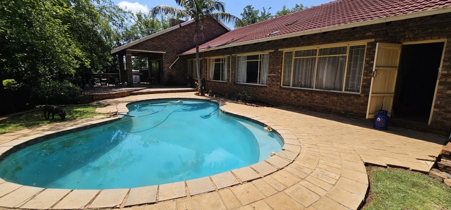 4 Bedroom Property for Sale in Constantia Park Gauteng