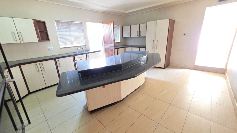 6 Bedroom Property for Sale in Laudium Gauteng