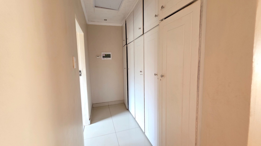 6 Bedroom Property for Sale in Laudium Gauteng