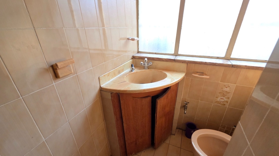 6 Bedroom Property for Sale in Laudium Gauteng