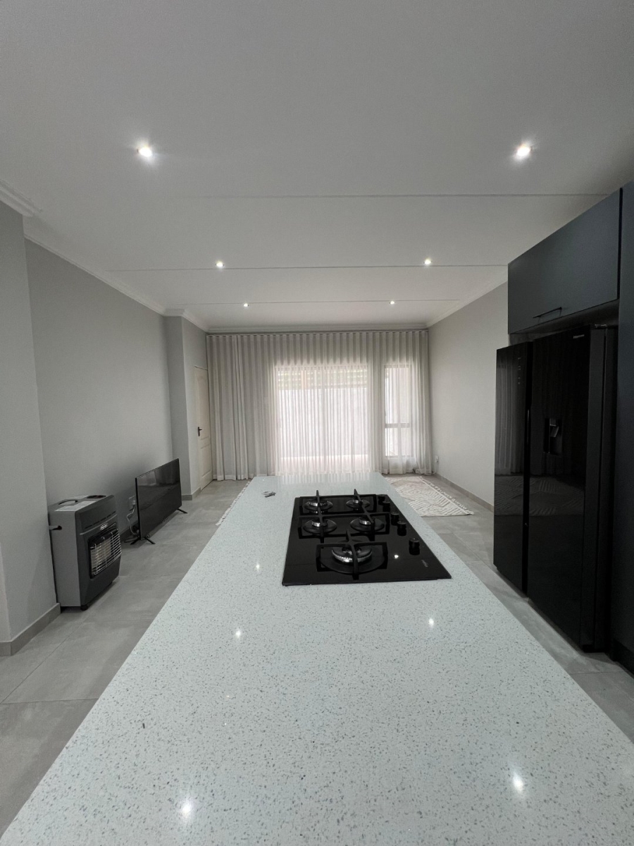 To Let 2 Bedroom Property for Rent in Bryanston Gauteng