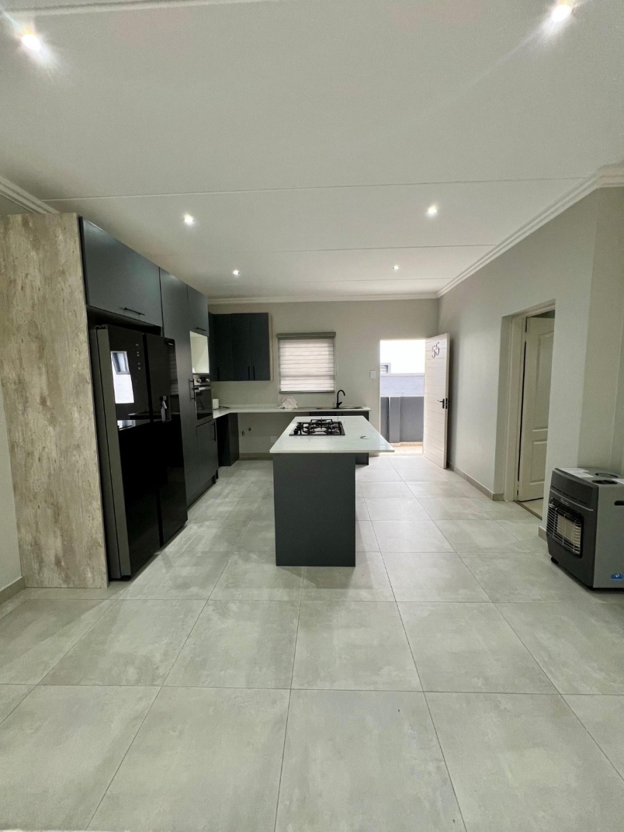 To Let 2 Bedroom Property for Rent in Bryanston Gauteng