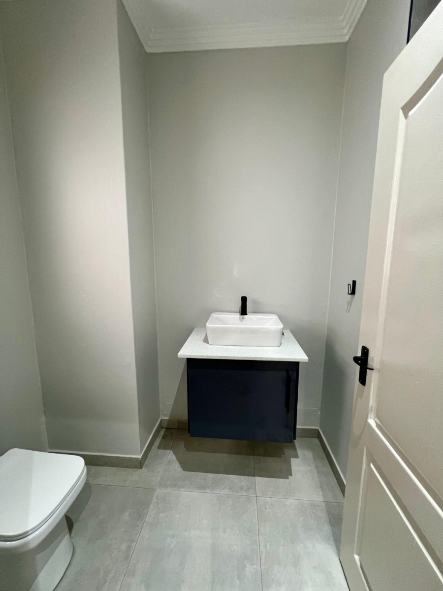 To Let 2 Bedroom Property for Rent in Bryanston Gauteng