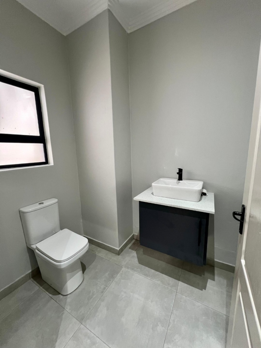 To Let 2 Bedroom Property for Rent in Bryanston Gauteng