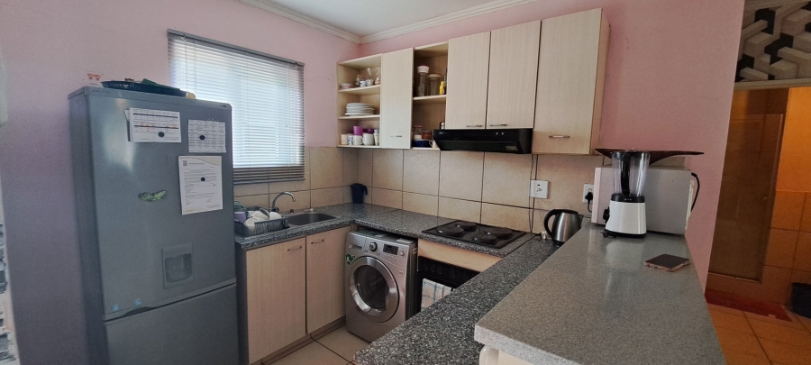 To Let 2 Bedroom Property for Rent in Bruma Gauteng