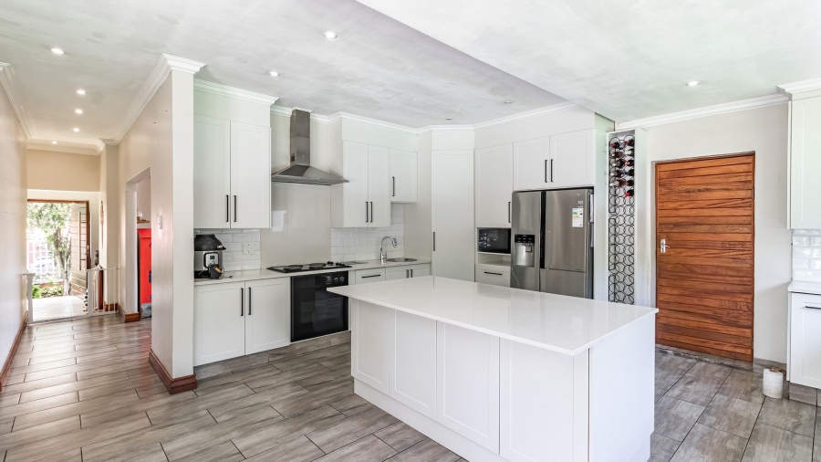 3 Bedroom Property for Sale in Lakeside Village Gauteng