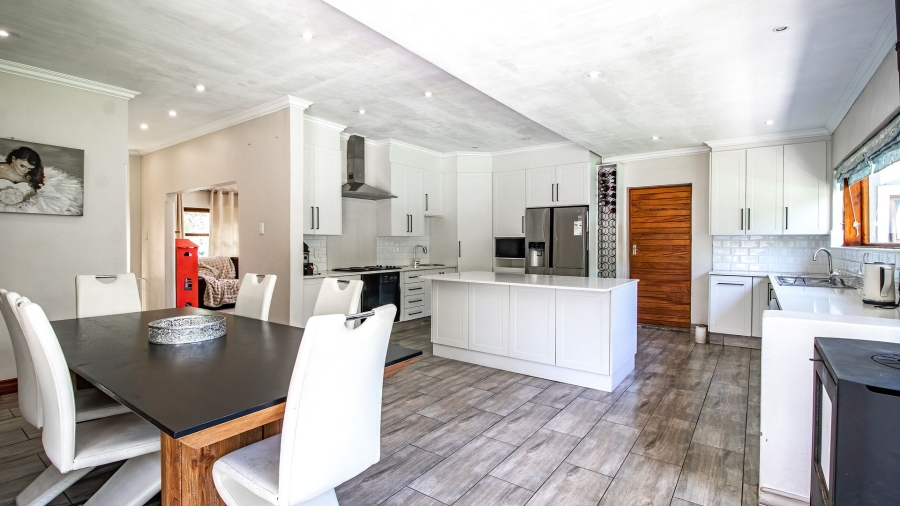 3 Bedroom Property for Sale in Lakeside Village Gauteng