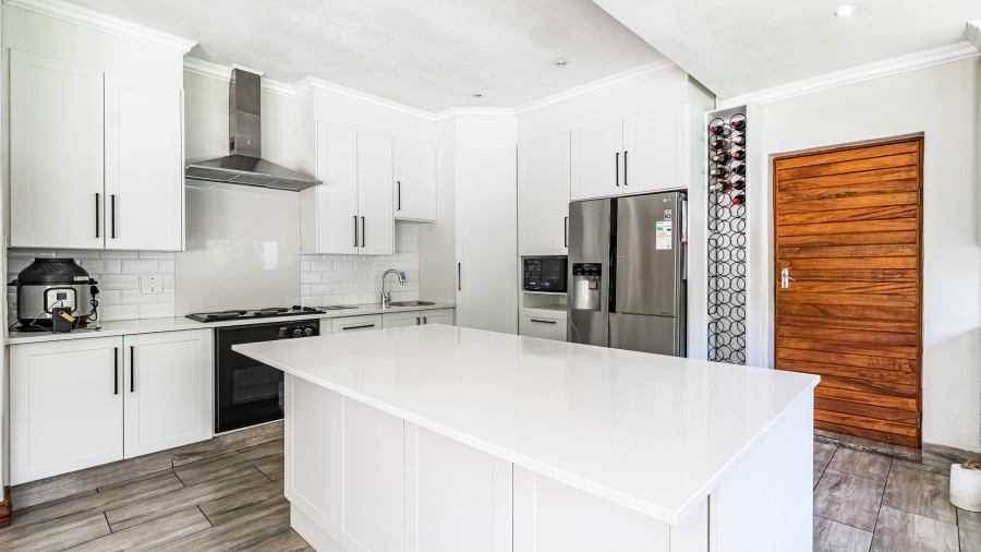 3 Bedroom Property for Sale in Lakeside Village Gauteng