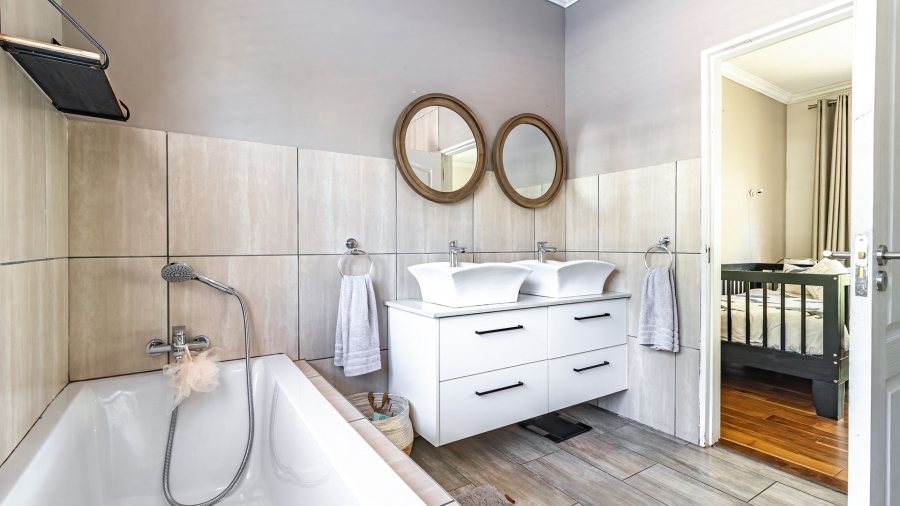 3 Bedroom Property for Sale in Lakeside Village Gauteng