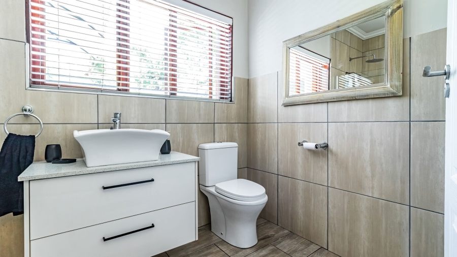 3 Bedroom Property for Sale in Lakeside Village Gauteng