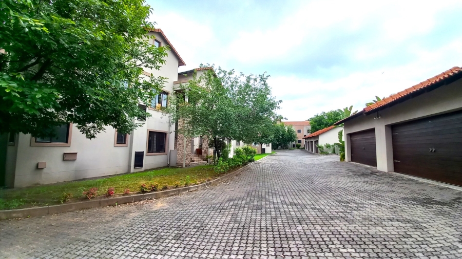 To Let 2 Bedroom Property for Rent in Lonehill Gauteng