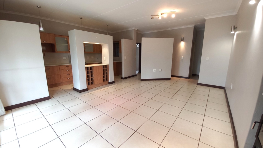 To Let 2 Bedroom Property for Rent in Lonehill Gauteng