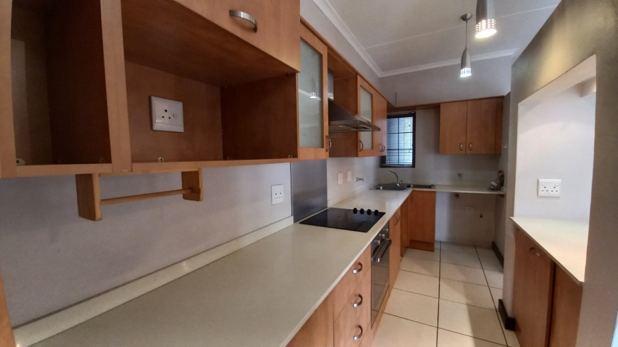 To Let 2 Bedroom Property for Rent in Lonehill Gauteng
