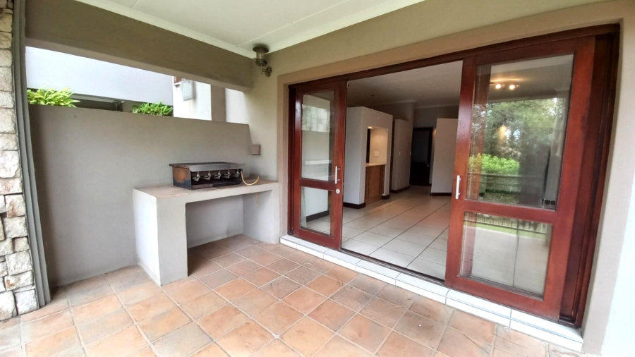 To Let 2 Bedroom Property for Rent in Lonehill Gauteng