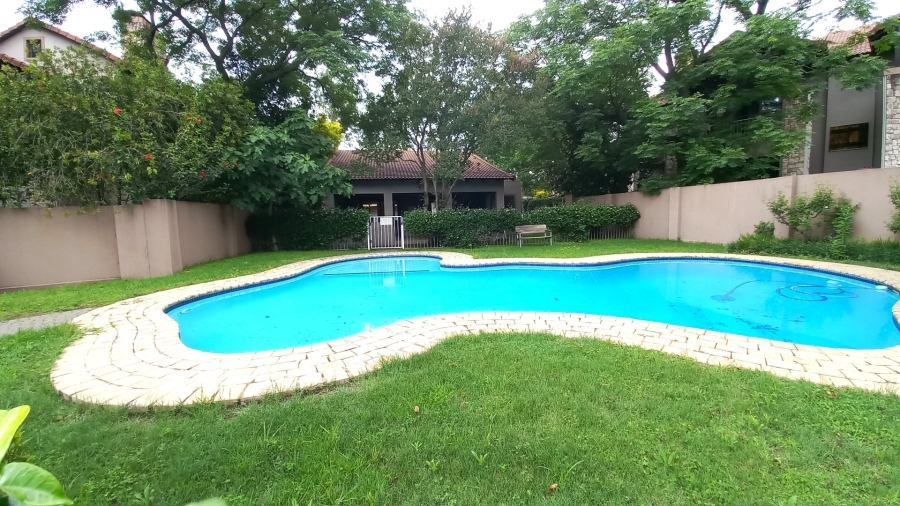 To Let 2 Bedroom Property for Rent in Lonehill Gauteng