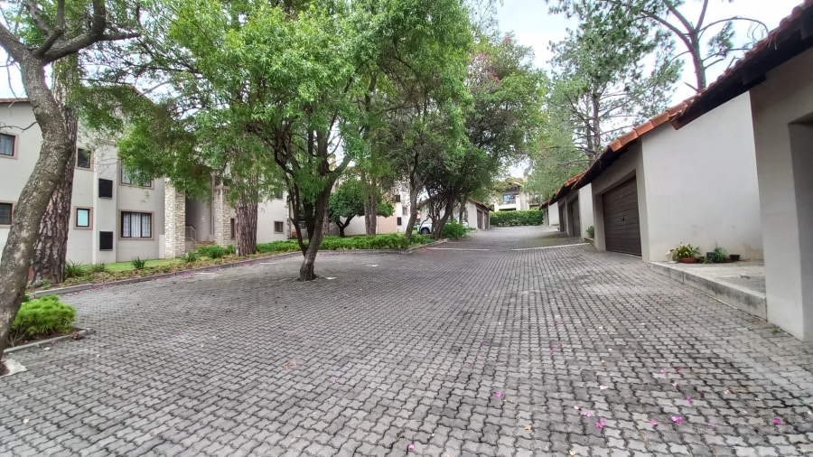 To Let 2 Bedroom Property for Rent in Lonehill Gauteng