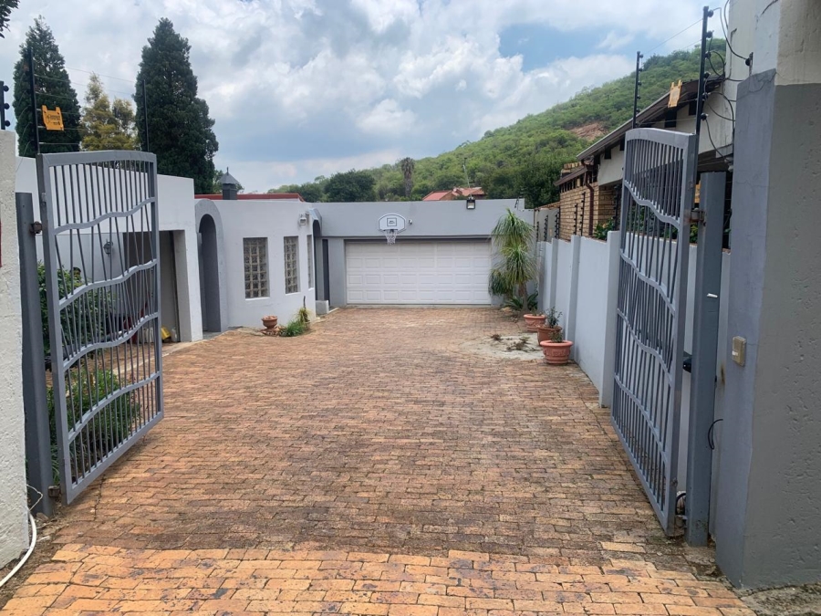 To Let 2 Bedroom Property for Rent in Bassonia Gauteng