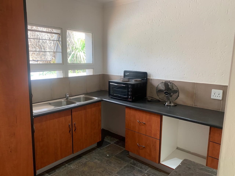 To Let 2 Bedroom Property for Rent in Bassonia Gauteng