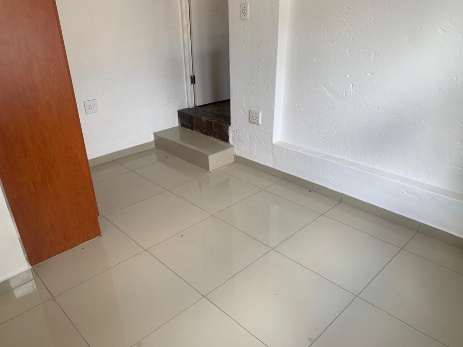 To Let 2 Bedroom Property for Rent in Bassonia Gauteng