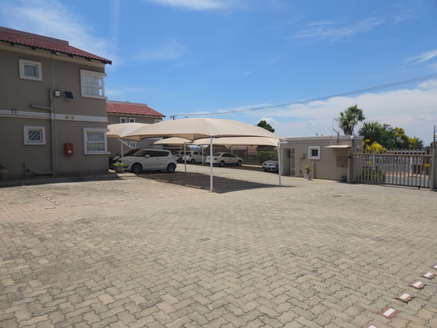 To Let 2 Bedroom Property for Rent in Wannenburghoogte Gauteng