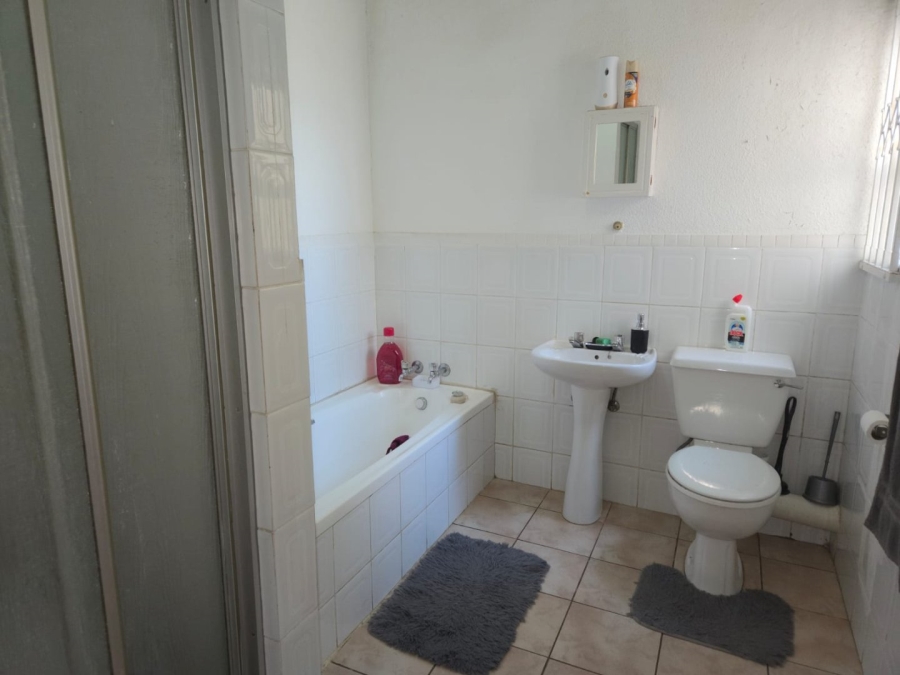 To Let 2 Bedroom Property for Rent in Wannenburghoogte Gauteng