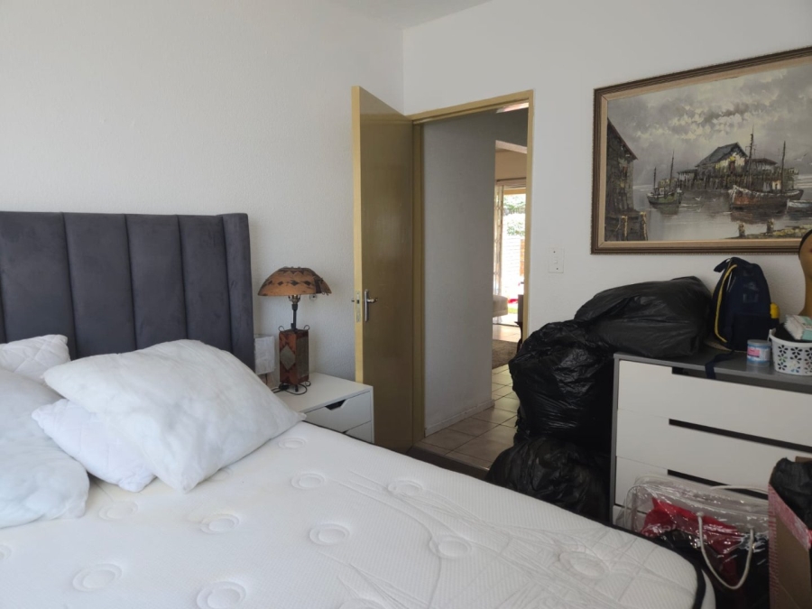 To Let 2 Bedroom Property for Rent in Wannenburghoogte Gauteng