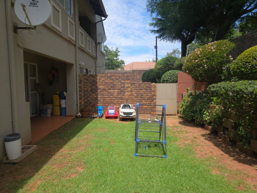 To Let 2 Bedroom Property for Rent in Wannenburghoogte Gauteng