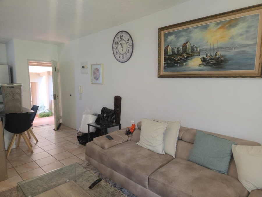 To Let 2 Bedroom Property for Rent in Wannenburghoogte Gauteng