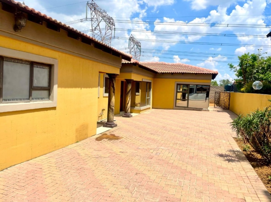 4 Bedroom Property for Sale in Three Rivers East Gauteng