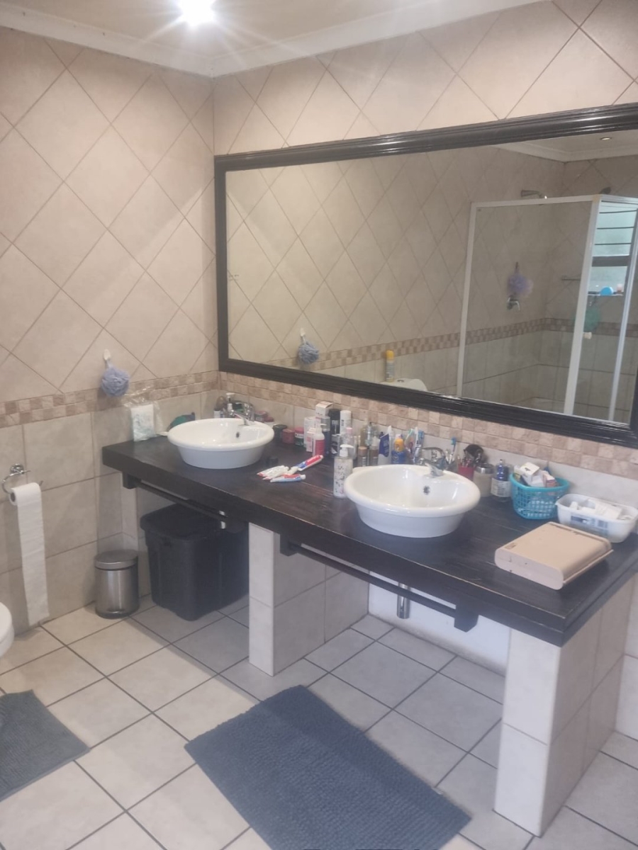 3 Bedroom Property for Sale in Vanderbijlpark SW 5 Gauteng