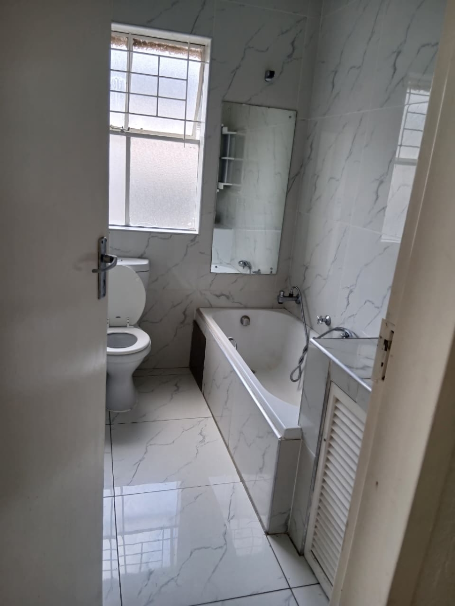 To Let 3 Bedroom Property for Rent in Bramley Gauteng