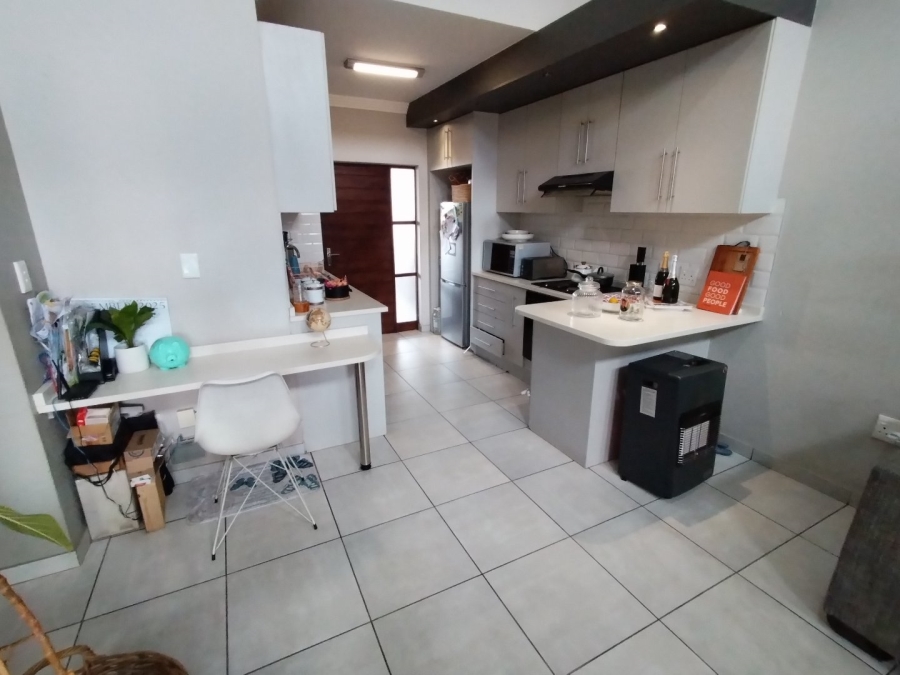 To Let 2 Bedroom Property for Rent in Klipfontein Gauteng