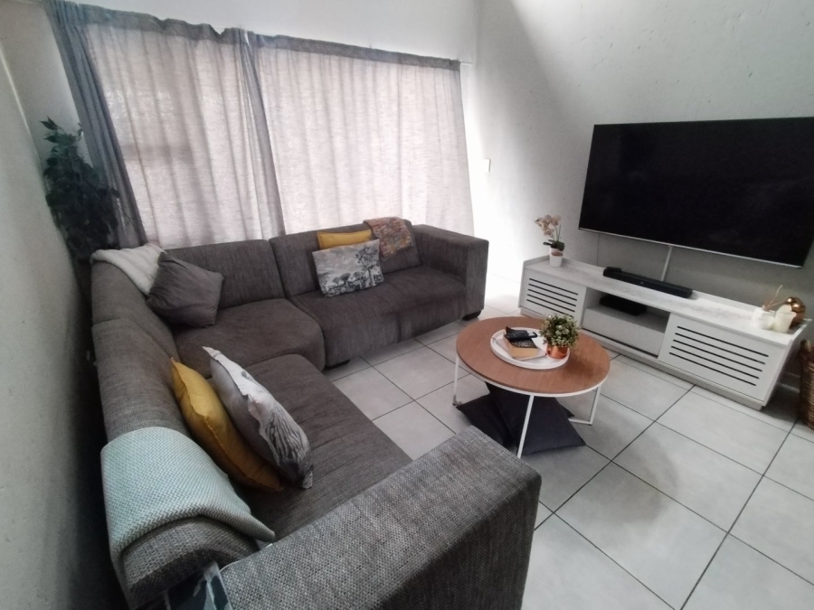 To Let 2 Bedroom Property for Rent in Klipfontein Gauteng