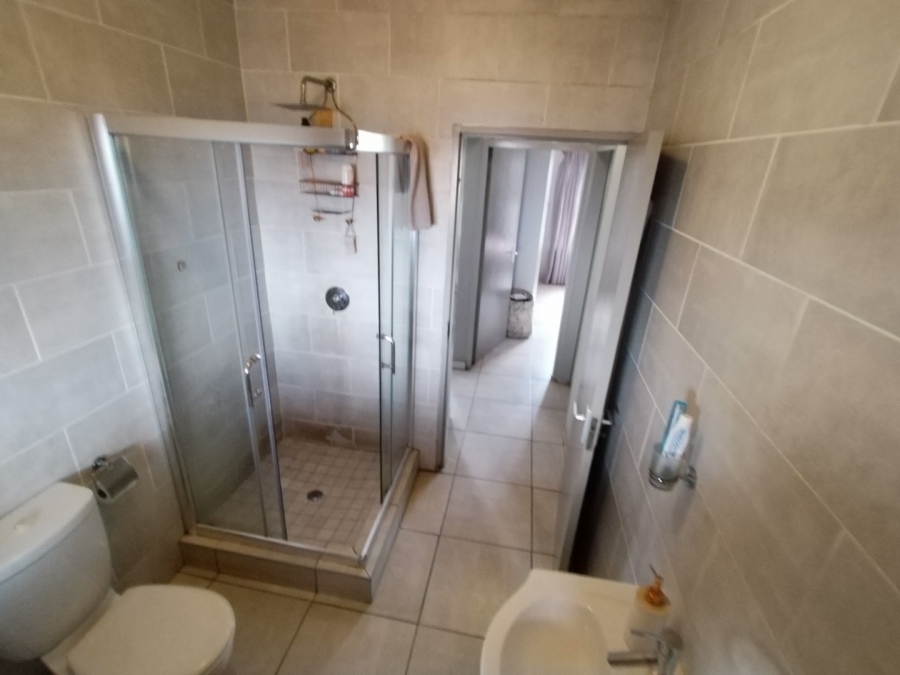 To Let 2 Bedroom Property for Rent in Klipfontein Gauteng