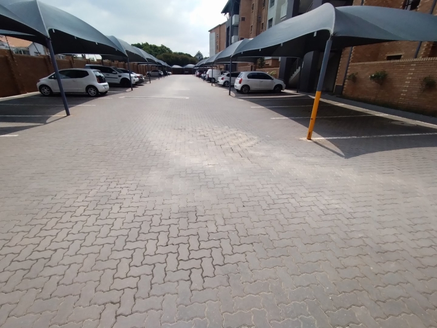 To Let 2 Bedroom Property for Rent in Klipfontein Gauteng