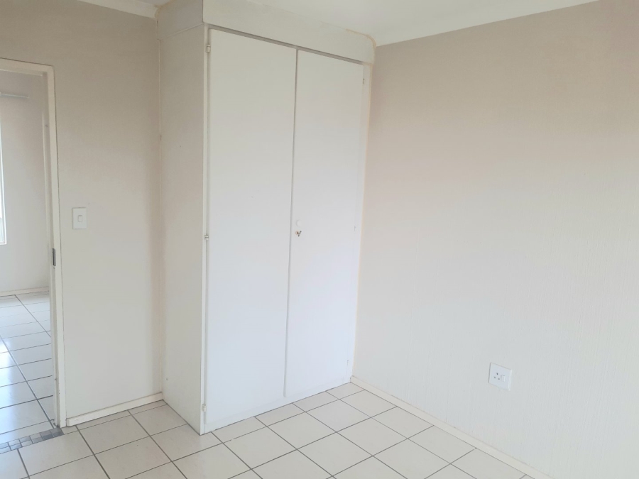 2 Bedroom Property for Sale in Radiokop Gauteng