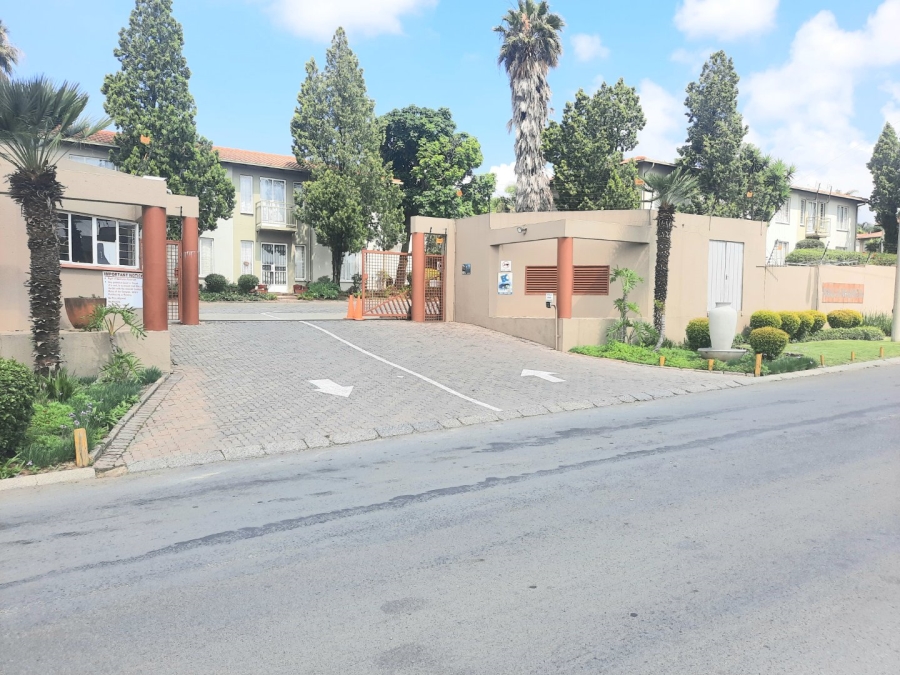 2 Bedroom Property for Sale in Radiokop Gauteng