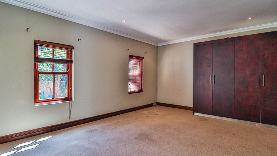 4 Bedroom Property for Sale in Waterkloof Ridge Gauteng