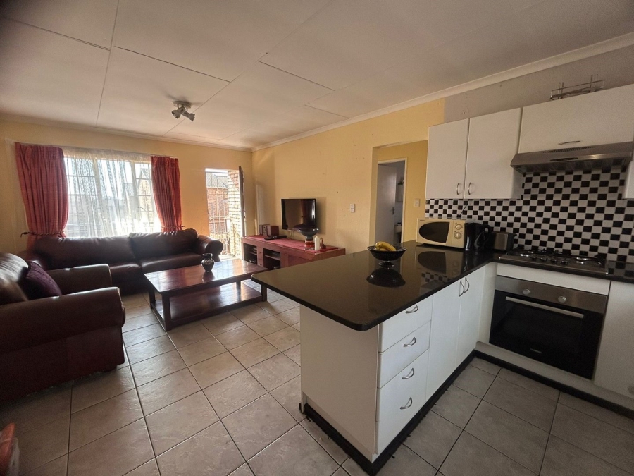 2 Bedroom Property for Sale in Chloorkop Gauteng