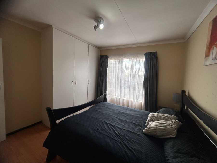 2 Bedroom Property for Sale in Chloorkop Gauteng
