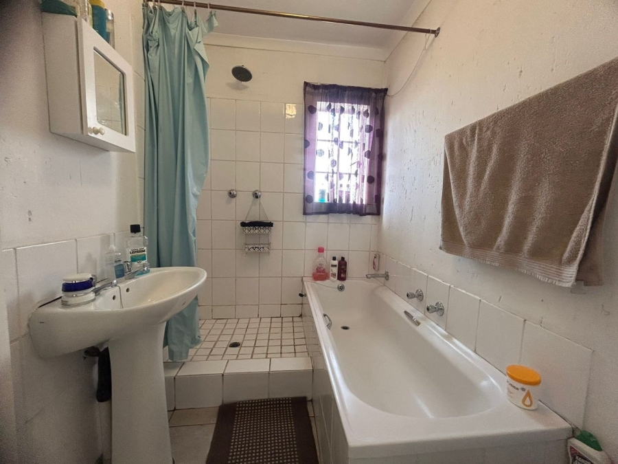 2 Bedroom Property for Sale in Chloorkop Gauteng