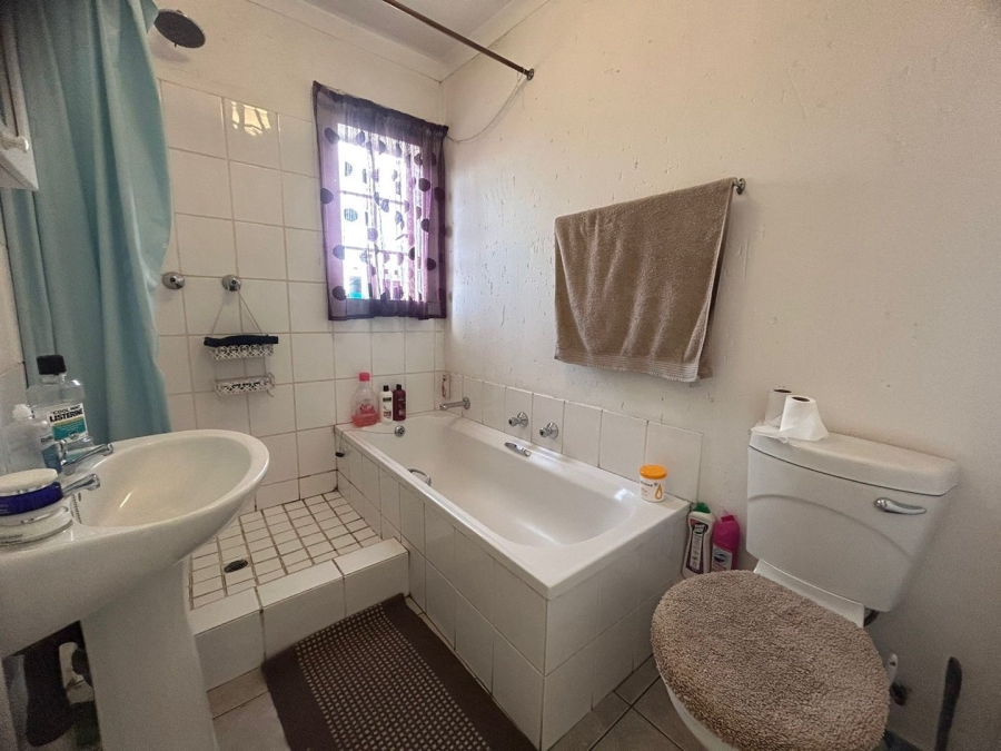 2 Bedroom Property for Sale in Chloorkop Gauteng